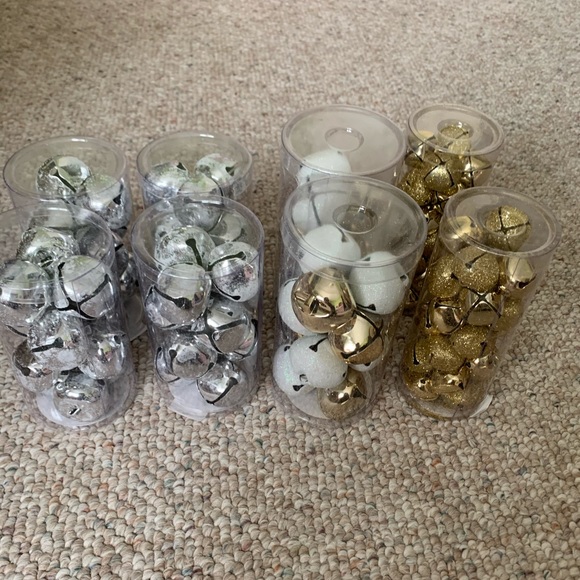 Ashland Other - Jingle bells decor